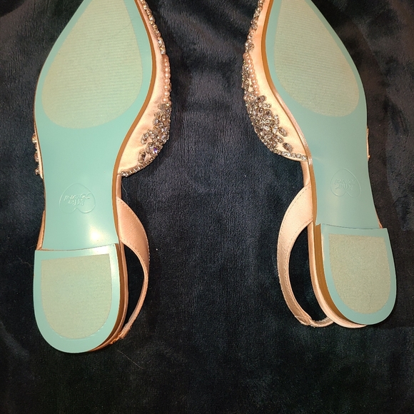 Blue by Betsey Johnson Women's Sb-Molly Pointed Toe Flat - Picture 6 of 11